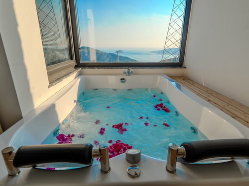  gece  -  Kasım
  | Kalkan Kördere’de Deniz Manzaralı, Hamam ve Sauna’lı Lüks Villa