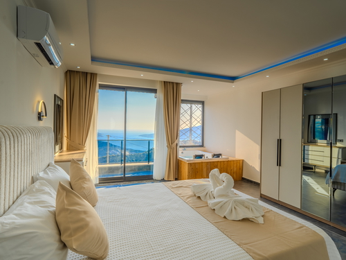  gece  -  Kasım
  | Kalkan Kördere’de Deniz Manzaralı, Hamam ve Sauna’lı Lüks Villa