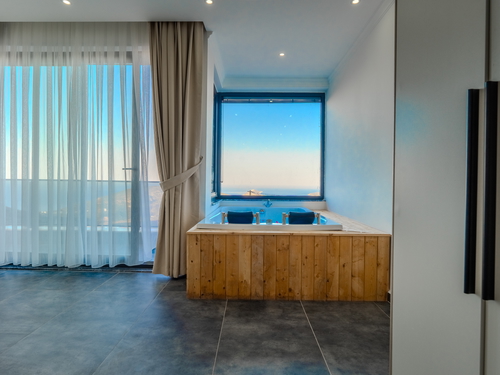  gece  -  Kasım
  | Kalkan Kördere’de Deniz Manzaralı, Hamam ve Sauna’lı Lüks Villa