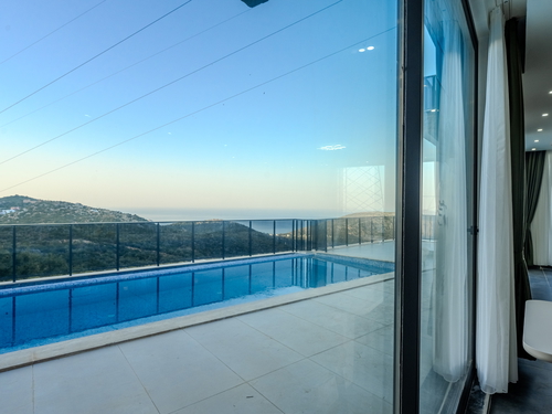  gece  -  Kasım
  | Kalkan Kördere’de Deniz Manzaralı, Hamam ve Sauna’lı Lüks Villa