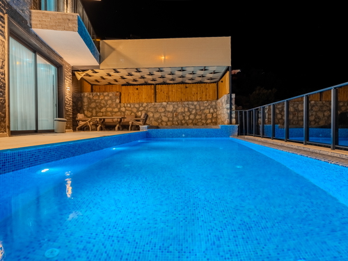  gece  -  Kasım
  | Kalkan Kördere’de Deniz Manzaralı, Hamam ve Sauna’lı Lüks Villa