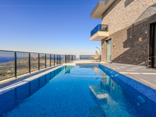  gece  -  Kasım
  | Kalkan Kördere’de Deniz Manzaralı, Hamam ve Sauna’lı Lüks Villa