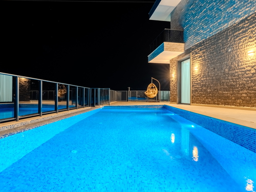  gece  -  Kasım
  | Kalkan Kördere’de Deniz Manzaralı, Hamam ve Sauna’lı Lüks Villa