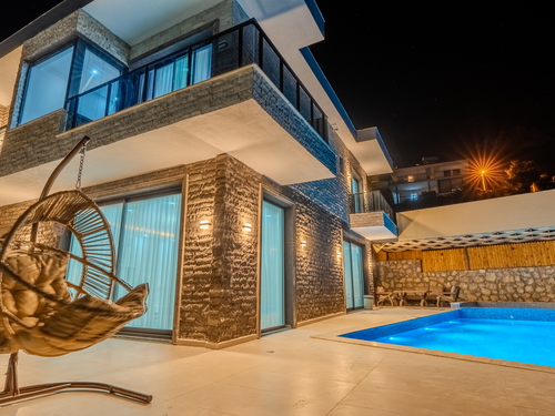  gece  -  Kasım
  | Kalkan Kördere’de Deniz Manzaralı, Hamam ve Sauna’lı Lüks Villa