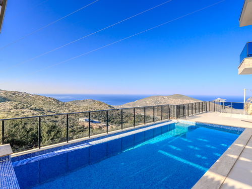  gece  -  Kasım
  | Kalkan Kördere’de Deniz Manzaralı, Hamam ve Sauna’lı Lüks Villa