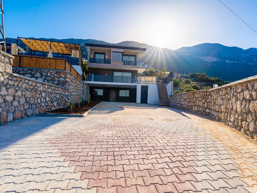  gece  -  Kasım
  | Kalkan Kördere’de Deniz Manzaralı, Hamam ve Sauna’lı Lüks Villa
