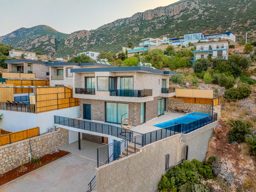  gece  -  Kasım
  | Kalkan Kördere’de Deniz Manzaralı, Hamam ve Sauna’lı Lüks Villa