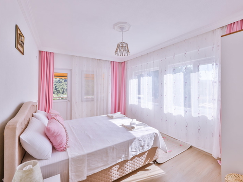 gece - Kasım
| Kalkan Hacıoğlan'da 10 Kişilik Lüks Villa: Tuzlu Su Havuzlu ve Jakuzili Cennet