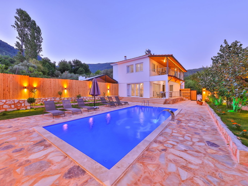 gece - Kasım
| Kalkan Hacıoğlan'da 10 Kişilik Lüks Villa: Tuzlu Su Havuzlu ve Jakuzili Cennet