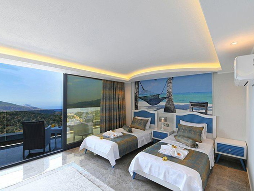 gece - Kasım
| Kalkan Akbel'de Deniz Manzaralı Lüks Villa: Isıtmalı Havuz ve Jakuzi İle Konforlu Tatil