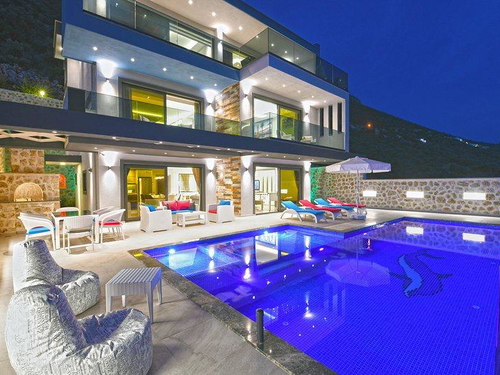 gece - Kasım
| Kalkan Akbel'de Deniz Manzaralı Lüks Villa: Isıtmalı Havuz ve Jakuzi İle Konforlu Tatil