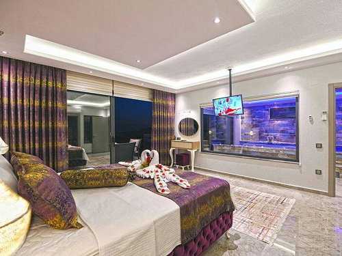  gece  -  Kasım
  | Kalkan Akbel'de Deniz Manzaralı Lüks Villa: Isıtmalı Havuz ve Jakuzi İle Konforlu Tatil