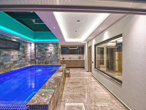 gece - Kasım
| Kalkan Akbel'de Deniz Manzaralı Lüks Villa: Isıtmalı Havuz ve Jakuzi İle Konforlu Tatil