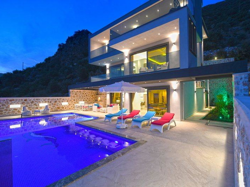 gece - Kasım
| Kalkan Akbel'de Deniz Manzaralı Lüks Villa: Isıtmalı Havuz ve Jakuzi İle Konforlu Tatil