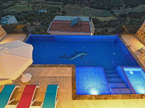 gece - Kasım
| Kalkan Akbel'de Deniz Manzaralı Lüks Villa: Isıtmalı Havuz ve Jakuzi İle Konforlu Tatil