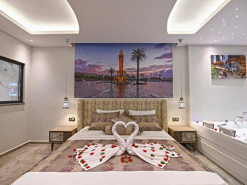  gece  -  Kasım
  | Kalkan Akbel'de Deniz Manzaralı Lüks Villa: Isıtmalı Havuz ve Jakuzi İle Konforlu Tatil