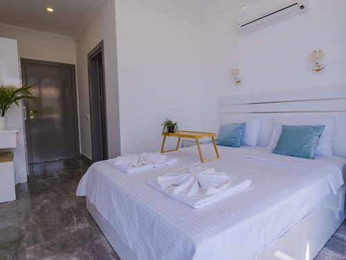gece - Kasım
| Kalkan Kızıltaş'ta Deniz Manzaralı, Jakuzili Lüks Villa Tatili: 10 Kişilik Özel Cennet