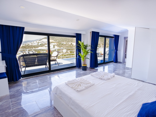 gece  -  Kasım
  | Kalkan Kızıltaş'ta Deniz Manzaralı, Jakuzili Lüks Villa Tatili: 10 Kişilik Özel Cennet