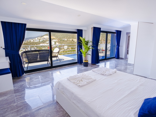  gece  -  Kasım
  | Kalkan Kızıltaş'ta Deniz Manzaralı, Jakuzili Lüks Villa Tatili: 10 Kişilik Özel Cennet