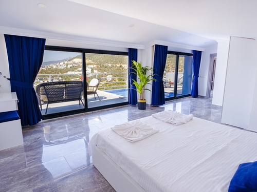  gece  -  Kasım
  | Kalkan Kızıltaş'ta Deniz Manzaralı, Jakuzili Lüks Villa Tatili: 10 Kişilik Özel Cennet