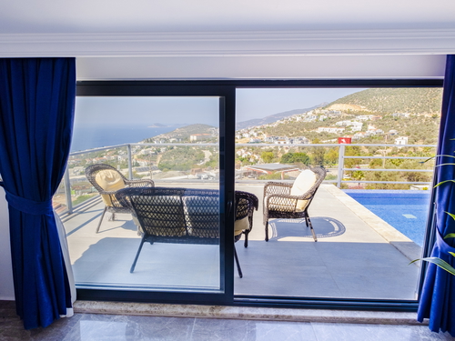gece - Kasım
| Kalkan Kızıltaş'ta Deniz Manzaralı, Jakuzili Lüks Villa Tatili: 10 Kişilik Özel Cennet