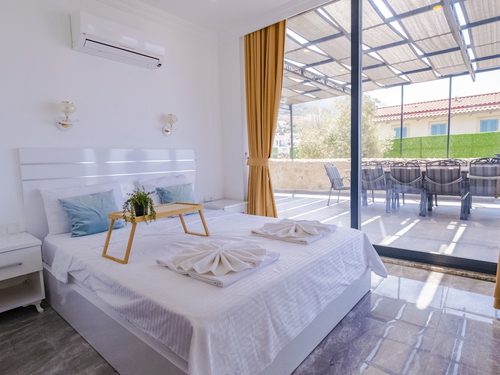 gece - Kasım
| Kalkan Kızıltaş'ta Deniz Manzaralı, Jakuzili Lüks Villa Tatili: 10 Kişilik Özel Cennet