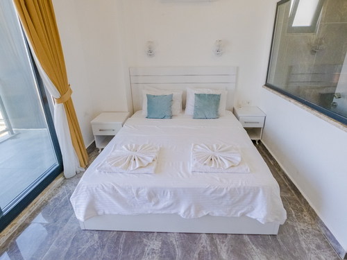  gece  -  Kasım
  | Kalkan Kızıltaş'ta Deniz Manzaralı, Jakuzili Lüks Villa Tatili: 10 Kişilik Özel Cennet