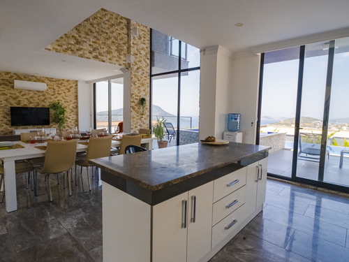  gece  -  Kasım
  | Kalkan Kızıltaş'ta Deniz Manzaralı, Jakuzili Lüks Villa Tatili: 10 Kişilik Özel Cennet