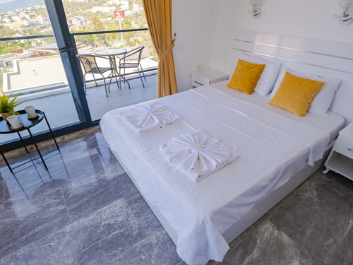  gece  -  Kasım
  | Kalkan Kızıltaş'ta Deniz Manzaralı, Jakuzili Lüks Villa Tatili: 10 Kişilik Özel Cennet