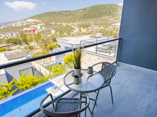 gece - Kasım
| Kalkan Kızıltaş'ta Deniz Manzaralı, Jakuzili Lüks Villa Tatili: 10 Kişilik Özel Cennet