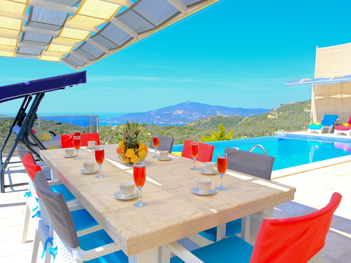  gece  -  Kasım
  | Kalkan Kördere’de Jakuzili ve Isıtmalı Havuzlu 8 Kişilik Lüks Villa