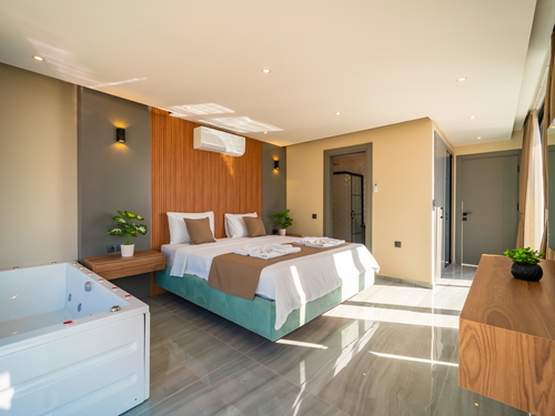  gece  -  Kasım
  | Kalkan Yeşilköy’de Jakuzili, 4 Kişilik Doğa İçinde Özel Havuzlu Kiralık Villa