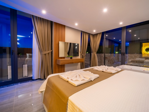 gece - Kasım
| Kalkan Yeşilköy’de Jakuzili, 4 Kişilik Doğa İçinde Özel Havuzlu Kiralık Villa