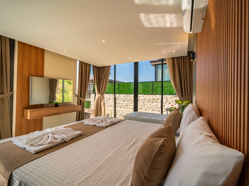  gece  -  Kasım
  | Kalkan Yeşilköy’de Jakuzili, 4 Kişilik Doğa İçinde Özel Havuzlu Kiralık Villa