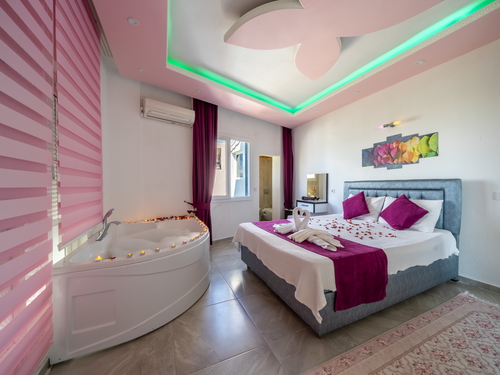 gece - Kasım
| Kalkan Yeşilköy'de Doğayla İç İçe Muhafazakar Villa Tatili
