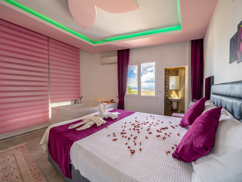  gece  -  Kasım
  | Kalkan Yeşilköy'de Doğayla İç İçe Muhafazakar Villa Tatili