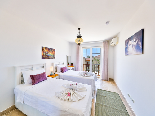  gece  -  Kasım
  | Kalkan İncebel Deniz Manzaralı Lüks Villa (6 Kişilik, Site Olanaklarıyla)