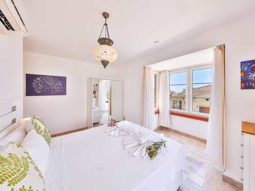  gece  -  Kasım
  | Kalkan İncebel Deniz Manzaralı Lüks Villa (6 Kişilik, Site Olanaklarıyla)
