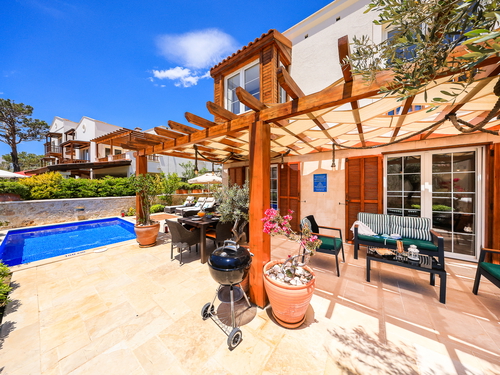  gece  -  Kasım
  | Kalkan İncebel Deniz Manzaralı Lüks Villa (6 Kişilik, Site Olanaklarıyla)