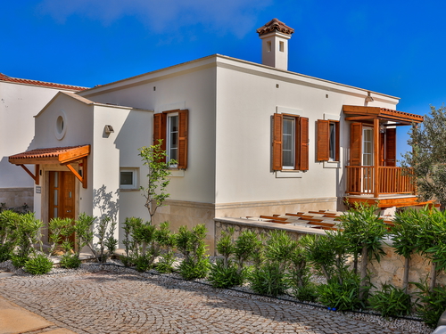  gece  -  Kasım
  | Kalkan İncebel Deniz Manzaralı Lüks Villa (6 Kişilik, Site Olanaklarıyla)