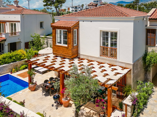  gece  -  Kasım
  | Kalkan İncebel Deniz Manzaralı Lüks Villa (6 Kişilik, Site Olanaklarıyla)