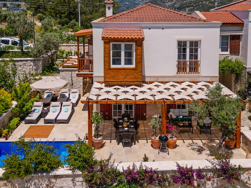  gece  -  Kasım
  | Kalkan İncebel Deniz Manzaralı Lüks Villa (6 Kişilik, Site Olanaklarıyla)