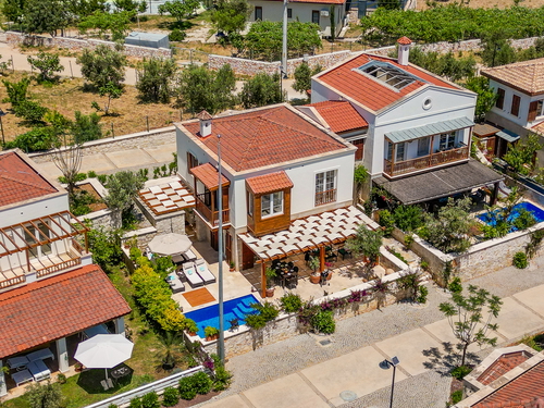  gece  -  Kasım
  | Kalkan İncebel Deniz Manzaralı Lüks Villa (6 Kişilik, Site Olanaklarıyla)
