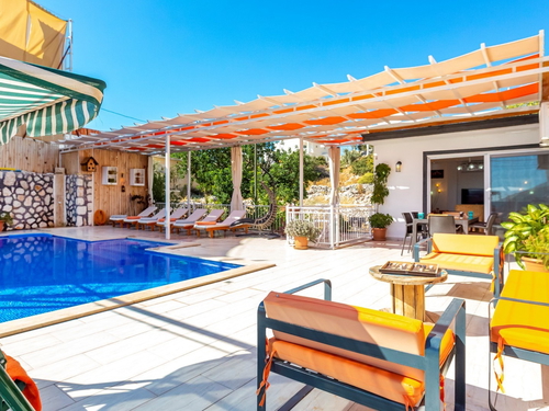  gece  -  Kasım
  | Kalkan Kördere'de Doğa Manzaralı, Muhafazakar 6 Kişilik Villa Kiralama