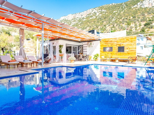 gece - Kasım
| Kalkan Kördere'de Doğa Manzaralı, Muhafazakar 6 Kişilik Villa Kiralama