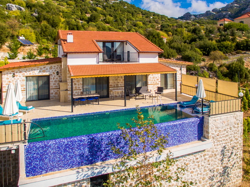  gece  -  Kasım
  | Kalkan Sarıbelen Isıtmalı Havuzlu Villa (6 Kişilik, Doğa İçinde)