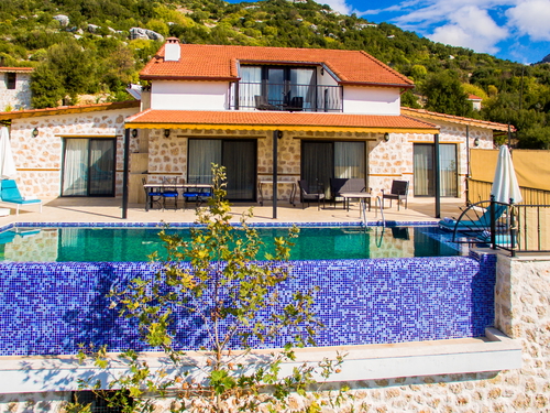  gece  -  Kasım
  | Kalkan Sarıbelen Isıtmalı Havuzlu Villa (6 Kişilik, Doğa İçinde)