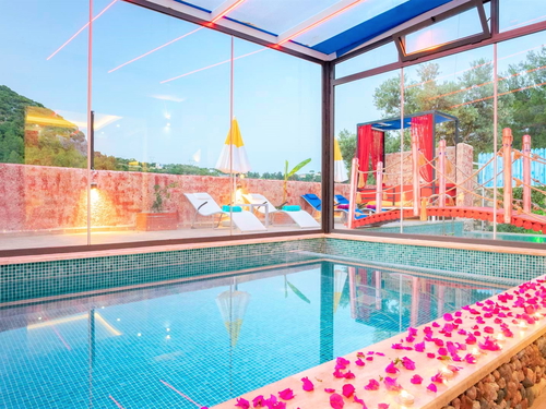 gece - Kasım
| Kalkan Yeşilköy'de Doğa İçinde Bahçeli Muhafazakar Villa: 4 Kişilik Huzurlu Tatil