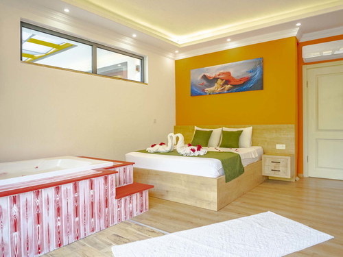  gece  -  Kasım
  | Kalkan İslamlar'da Korunaklı Aile Villası: 5 Kişilik Özel Havuzlu Tatil Cenneti