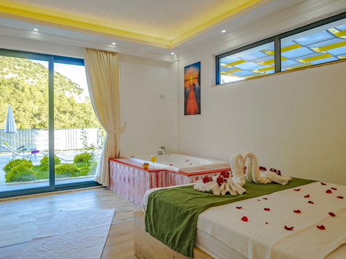  gece  -  Kasım
  | Kalkan İslamlar'da Korunaklı Aile Villası: 5 Kişilik Özel Havuzlu Tatil Cenneti